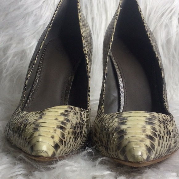 EUC Tory Burch Cecilia Snakeskin Pumps, 9.5M - Picture 12 of 15